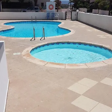 Nicolinas Holiday House Apartament *